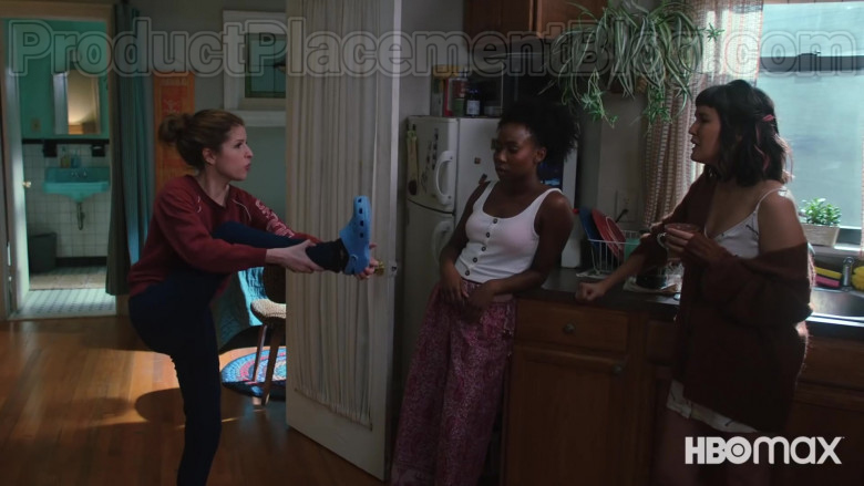 Crocs Blue Clog of Anna Kendrick as Darby in Love Life (Season 1, Official Trailer) (2020)