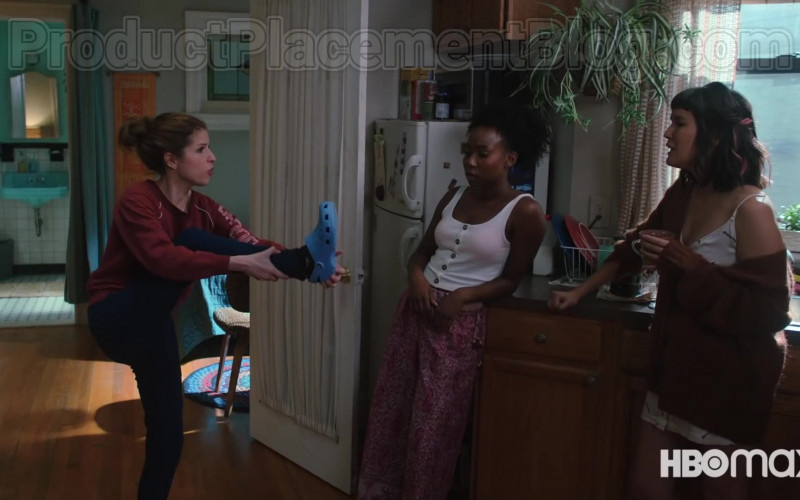 Crocs Blue Clog of Anna Kendrick as Darby in Love Life (Season 1, Official Trailer) (2020)