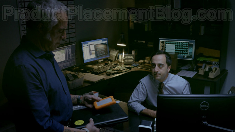 Dell Monitors in Bosch S06E08 Copy Cat (1)