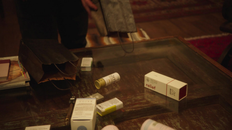 Dosist Relief Dose Pen (Cannabis Oil Vaporizer) in Better Things S04E07 (1)