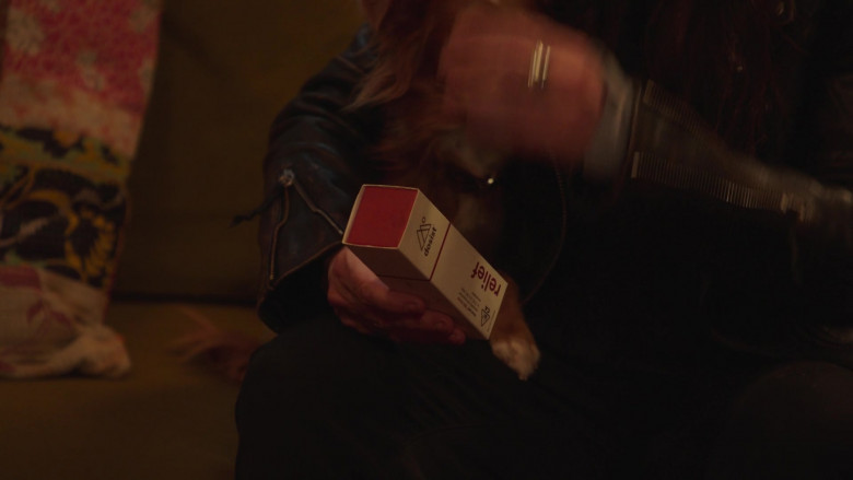 Dosist Relief Dose Pen (Cannabis Oil Vaporizer) in Better Things S04E07 (2)