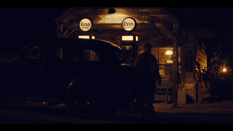 Esso Filling Station in The Plot Against America S01E04 (1)