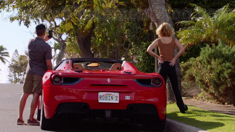 Ferrari Red Convertible Sports Car in Magnum P.I. S02E17 TV Series (6)