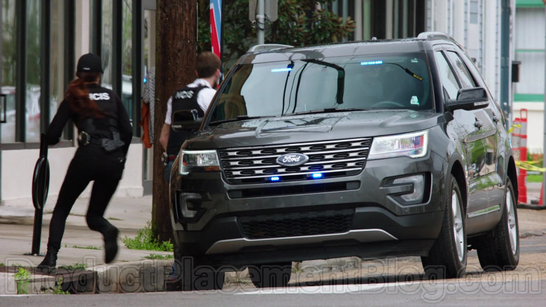 Ford SUV in NCIS New Orleans S06E20 (2)
