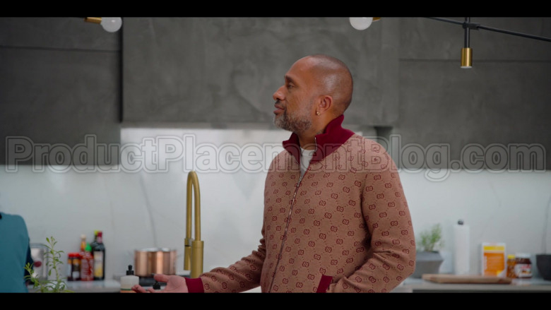 Gucci Men's GG Logo Zip-Front Turtleneck Sweater Of Kenya Barris in #blackAF Netflix TV Show (2)