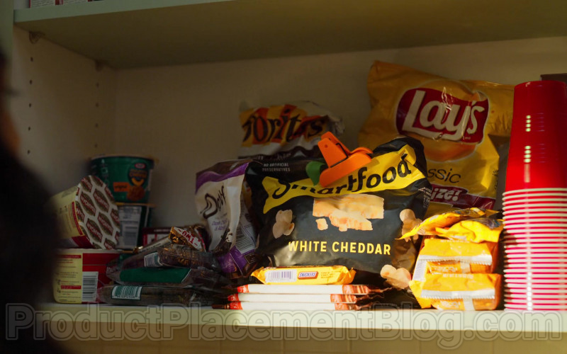 Idahoan, Snickers, Smartfood, Lay’s in Never Have I Ever S01E07