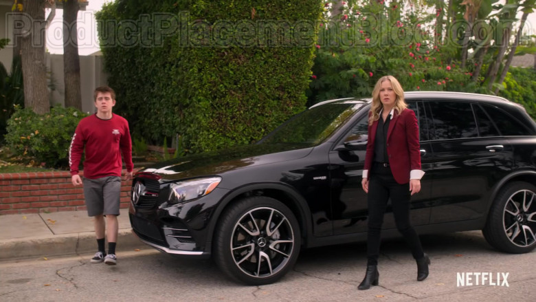 Mercedes-Benz AMG GLC 43 Black SUV of Christina Applegate as Jen Harding in Dead to Me Season 2 (2)