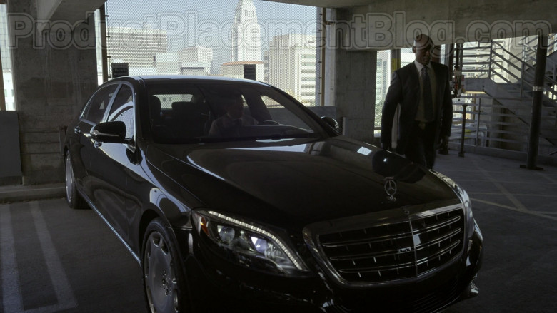 Mercedes-Maybach Luxury Car in Bosch S06E09 Dark Sacred Night (4)