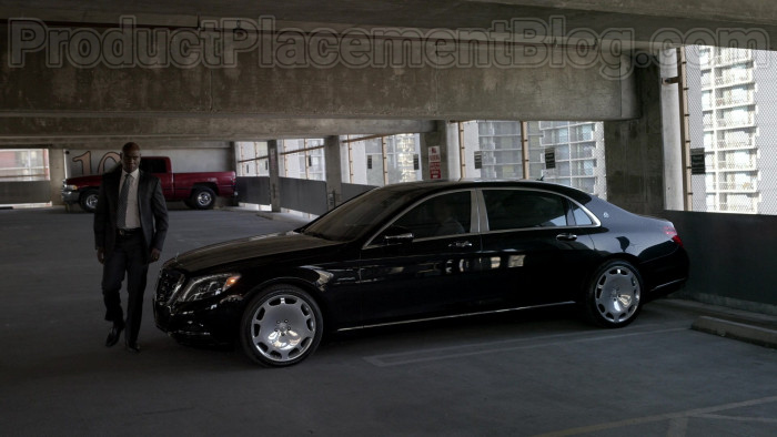 Mercedes-Maybach Luxury Car In Bosch S06E09 