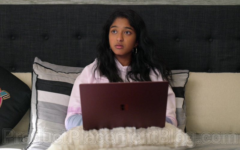 Microsoft Surface Laptop of Maitreyi Ramakrishnan as Devi Vishwakumar in Never Have I Ever Netflix TV Show (1)