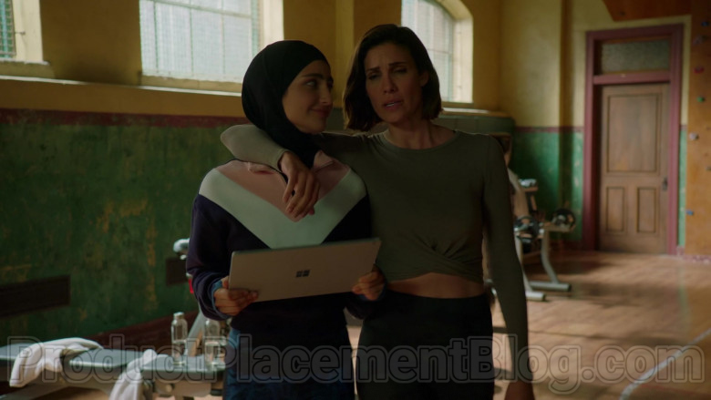 Microsoft Surface Tablet of Medalion Rahimi as Fatima Namazi (NCIS Special Agent) in NCIS Los Angeles S11E21