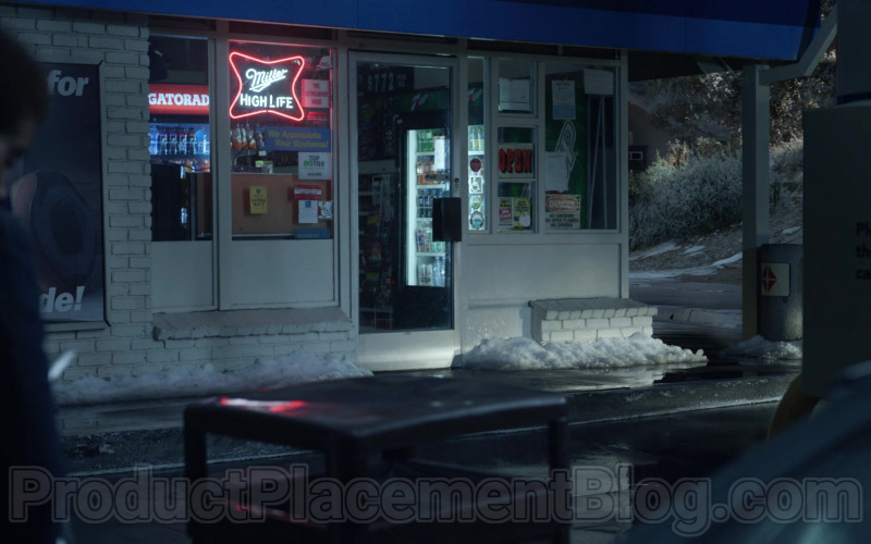 Miller High Life Neon Sign in Little Fires Everywhere S01E08 Find a Way (2020)