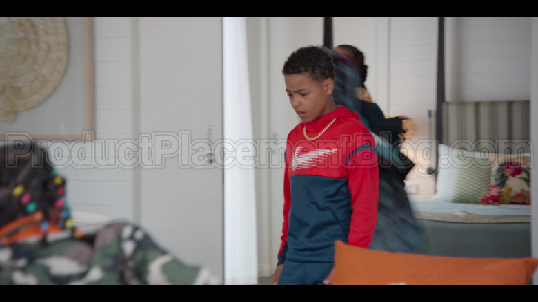 Nike Boys Hoodie in #blackAF S01E07 (2)