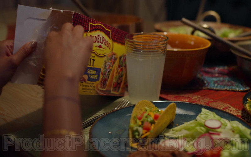 Old El Paso in Never Have I Ever S01E02 (1)