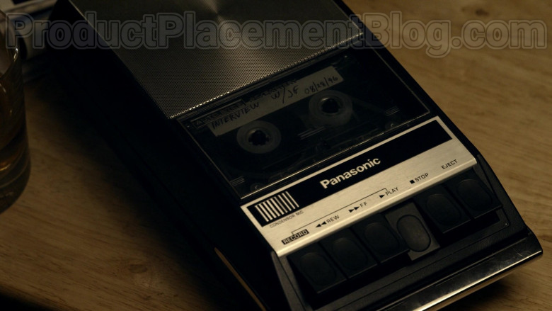 Panasonic Cassette Recorder in Bosch S06E07