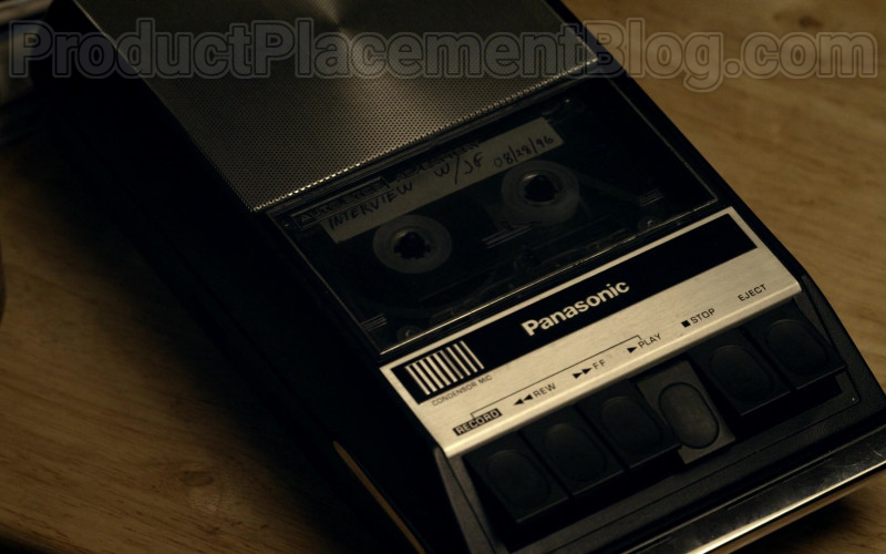 Panasonic Cassette Recorder in Bosch S06E07