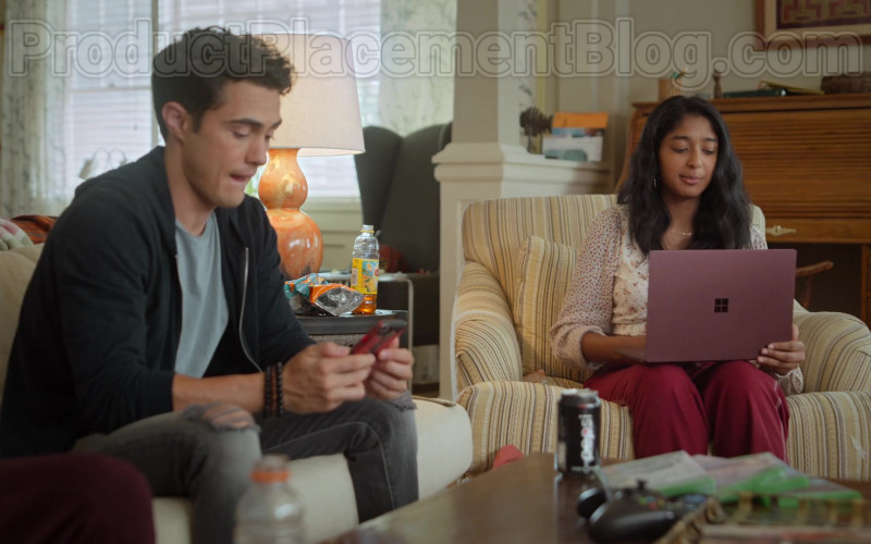 Pepsi Soda Can and Microsoft Surface Laptop in Never Have I Ever S01E03 (3)