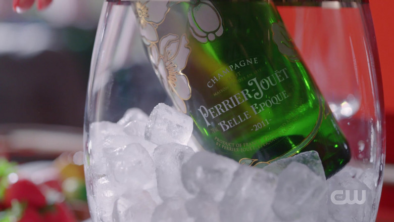 Perrier-Jouët Champagne in Dynasty S03E17 (4)