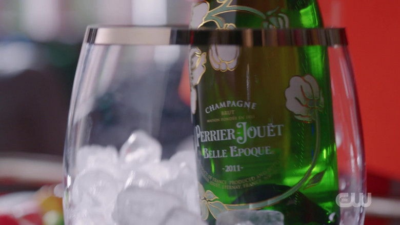 Perrier-Jouët Champagne in Dynasty S03E17 (5)