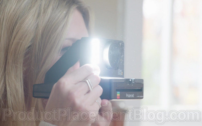 Polaroid OneStep 2 Camera in DC’s Legends Of Tomorrow S05E09 Zari, Not Zari 2020 (1)
