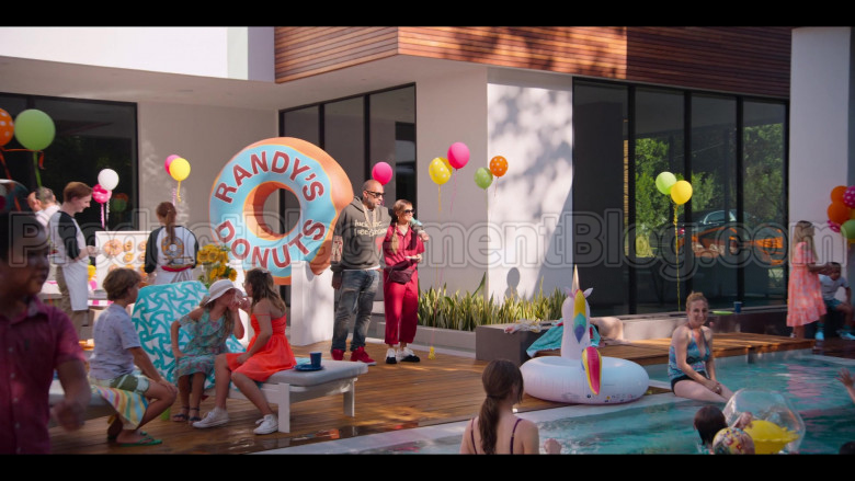 Randy's Donuts Donut Shop in #blackAF S01E02 (3)