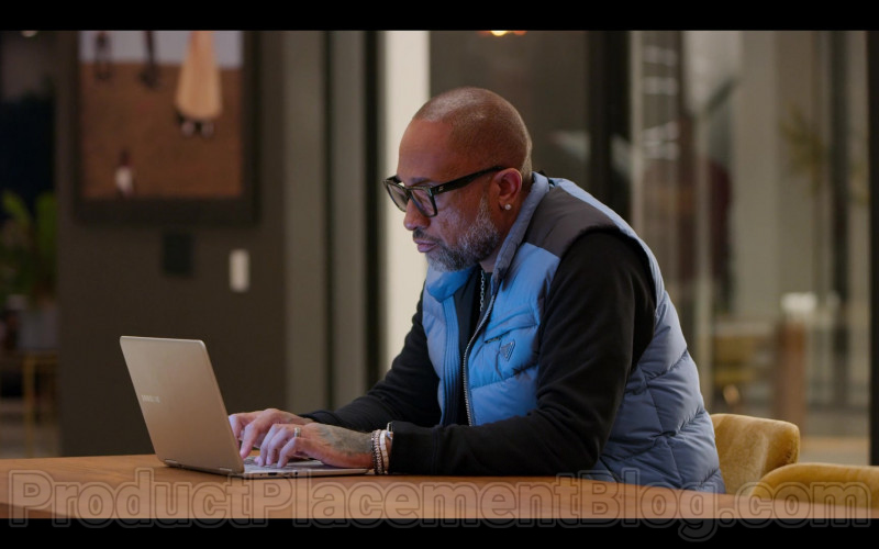 Samsung Laptop Used by Kenya Barris in #blackAF S01E04 (1)