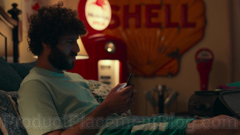 Shell Sign in Dave S01E09 Ally's Toast (2020)
