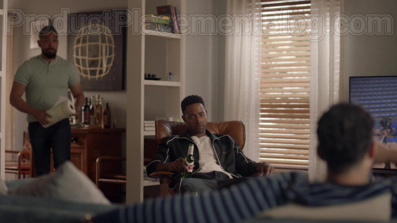 Stella Artois Beer in Insecure S04E02 (1)