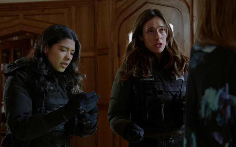 Under Armour Gloves of Lisseth Chavez as Officer Vanessa Rojas in Chicago P.D. S07E19