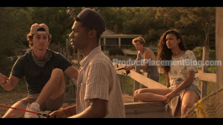 Vans Old Skool Yellow Shoes of Madison Bailey as Kiara in Outer Banks S01E01 Pilot (1)