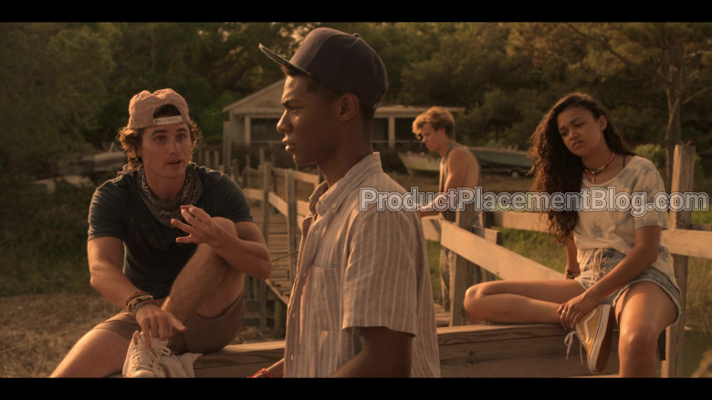 Vans Old Skool Yellow Shoes of Madison Bailey as Kiara in Outer Banks S01E01 Pilot (2)