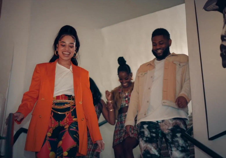 Versace Pants Worn by Ella Mai in “Don’t Waste My Time” (1)