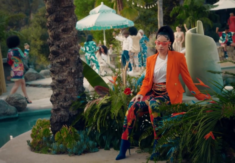 Versace Pants Worn by Ella Mai in “Don’t Waste My Time” (2)
