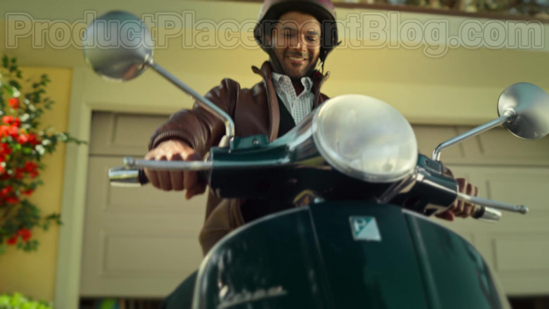 Vespa Piaggio Granturismo Scooter in Never Have I Ever S01E02 (5)