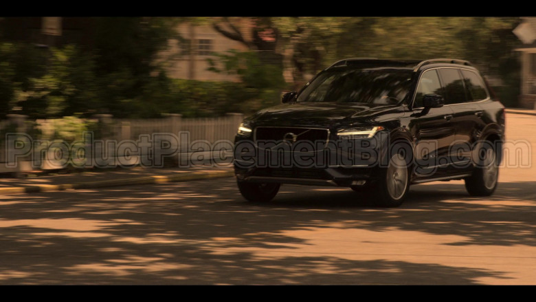 Volvo XC90 Black Car Driven by Madelyn Cline as Sarah Cameron in Outer Banks S01E04 (1)