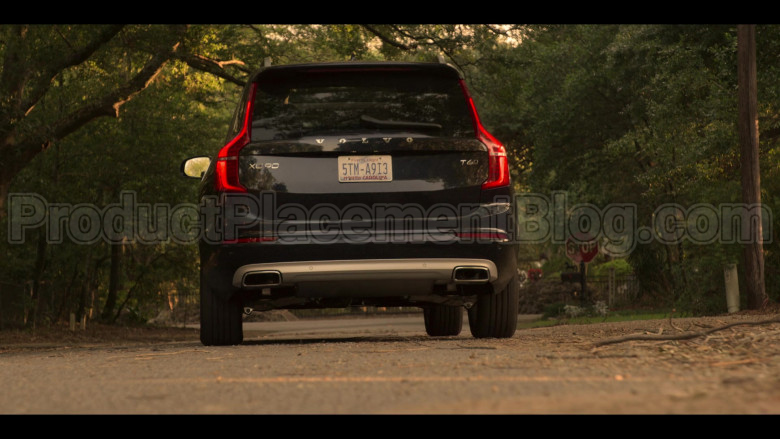 Volvo XC90 Black Car Driven by Madelyn Cline as Sarah Cameron in Outer Banks S01E04 (3)