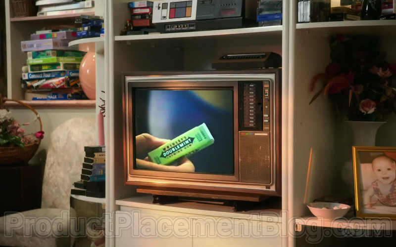 Wrigley’s Doublemint Chewing Gum TV Advertising in The Goldbergs S07E21