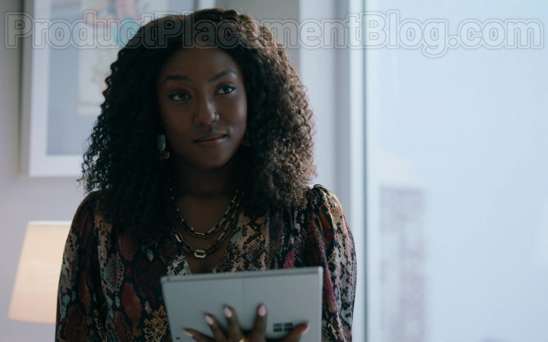 Actress Holding Surface Tablet by Microsoft in Billions S05E05 Contract (2020)