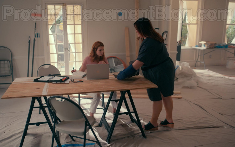 Actress JoAnna Garcia Swisher Using Microsoft Surface Laptop in Sweet Magnolias S01E03 Netflix TV Show (1)