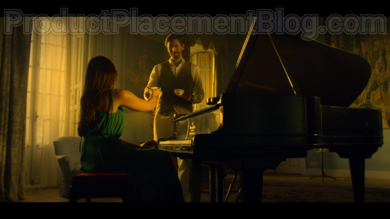 Actress Playing on Steinway & Sons Piano in White Lines S01E06 (2)