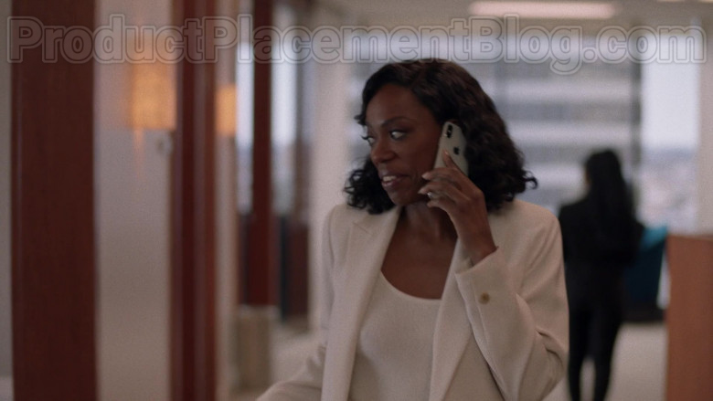 Actress Using Apple iPhone Smartphone in Insecure S04E07 Lowkey Trippin’ (2020)