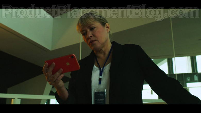 Actress Using Apple iPhone Smartphone in White Lines S01E05 TV Show