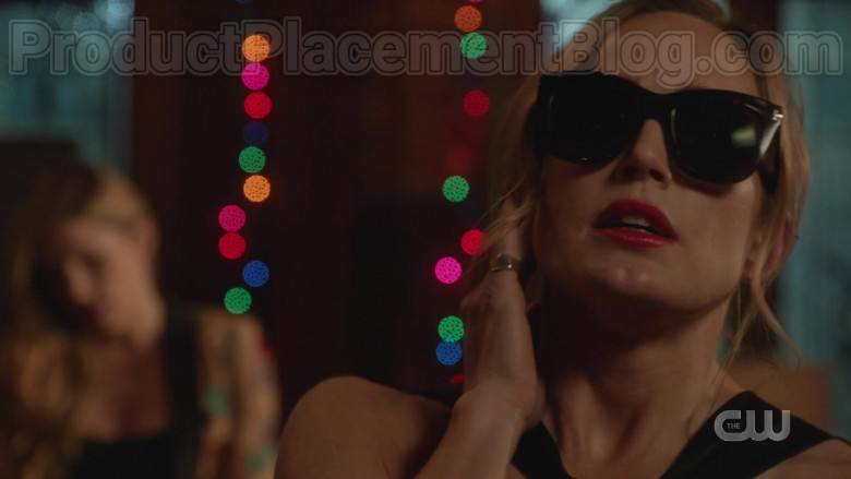 Actress Wearing Tom Ford Sunglasses For Women in DC's Legends Of Tomorrow S05E13 (1)