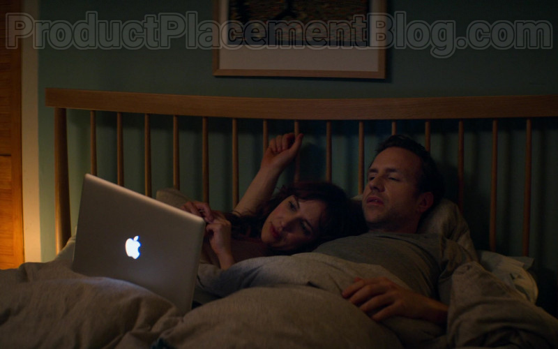 Apple MacBook Pro Laptop Used by Rafe Spall & Esther Smith in Trying S01E04 (1)