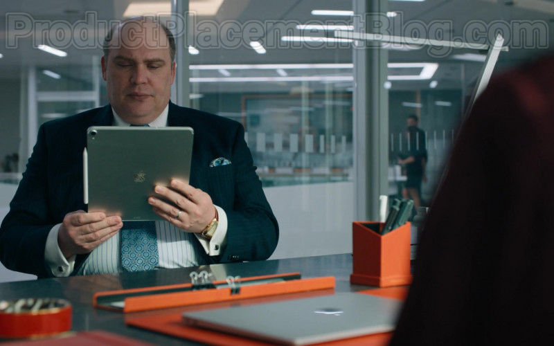 Apple iPad Tablet of Glenn Fleshler as Orrin Bach in Billions S05E02 (1)