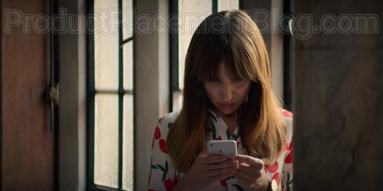 Apple iPhone Smartphone Used by Esther Smith as Nikki in Trying S01E08