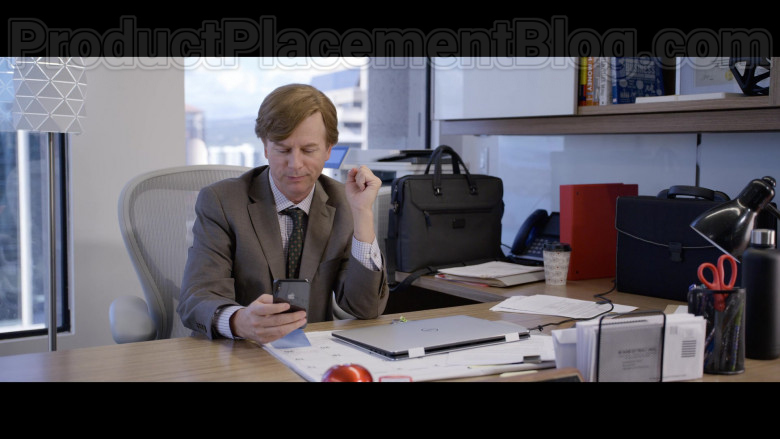 Apple iPhone Smartphone of David Spade as Tim Morris in The Wrong Missy Movie by Netflix (1)