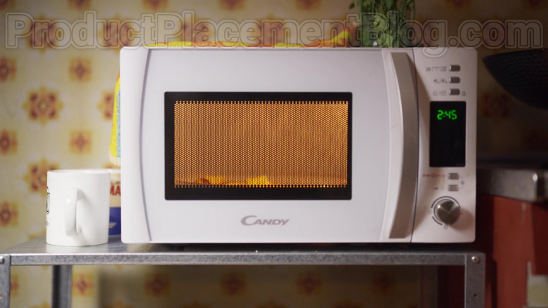 Candy Microwave in Valeria S01E01 The Impostor (2020)
