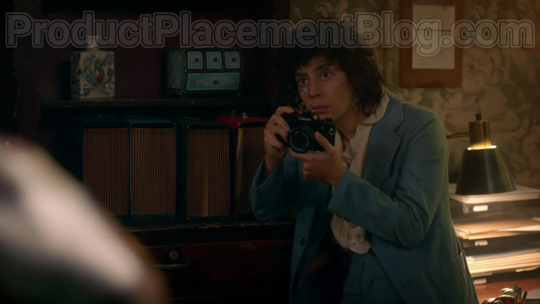 Canon Camera of Roberta Colindrez as Nico in Vida S03E04 (2020)