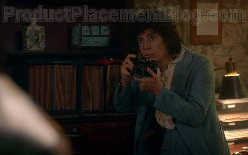 Canon Camera of Roberta Colindrez as Nico in Vida S03E04 (2020)